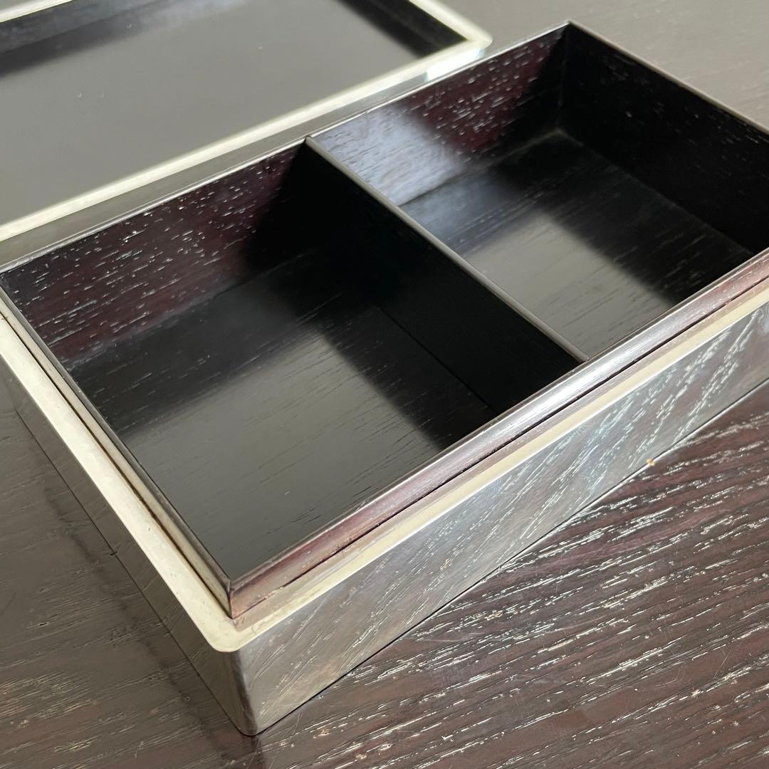 □566 銀製品 銀座大勝堂 皇室下賜品 煙草箱 十四葉一重