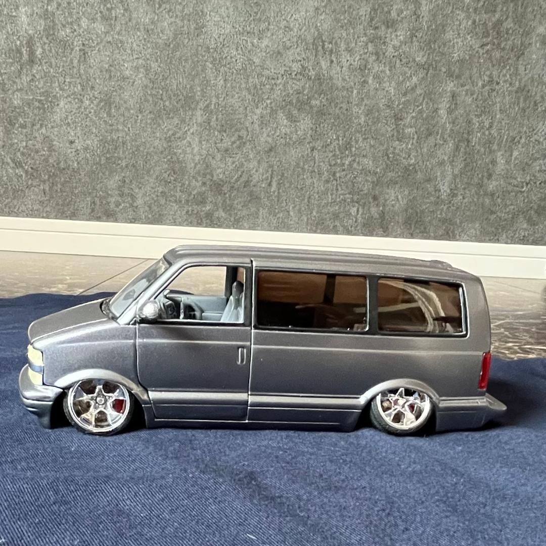 2001 CHEVROLET ASTRO　シボレー　アストロ　フレーム着地　改造