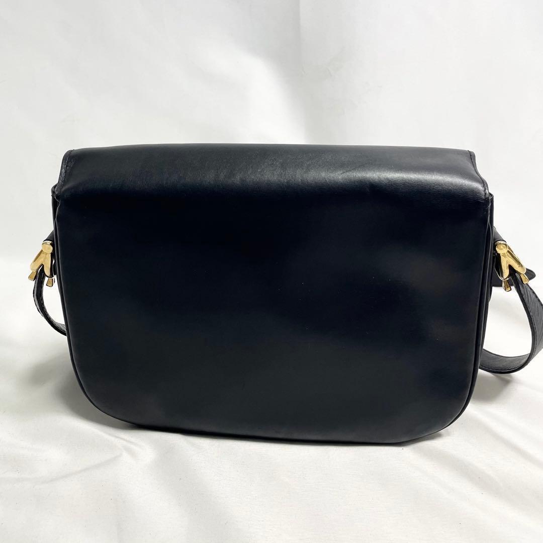 セリーヌ ショルダーバッグ 馬車金具 カーフレザー ブラック 黒 大容量 多機能