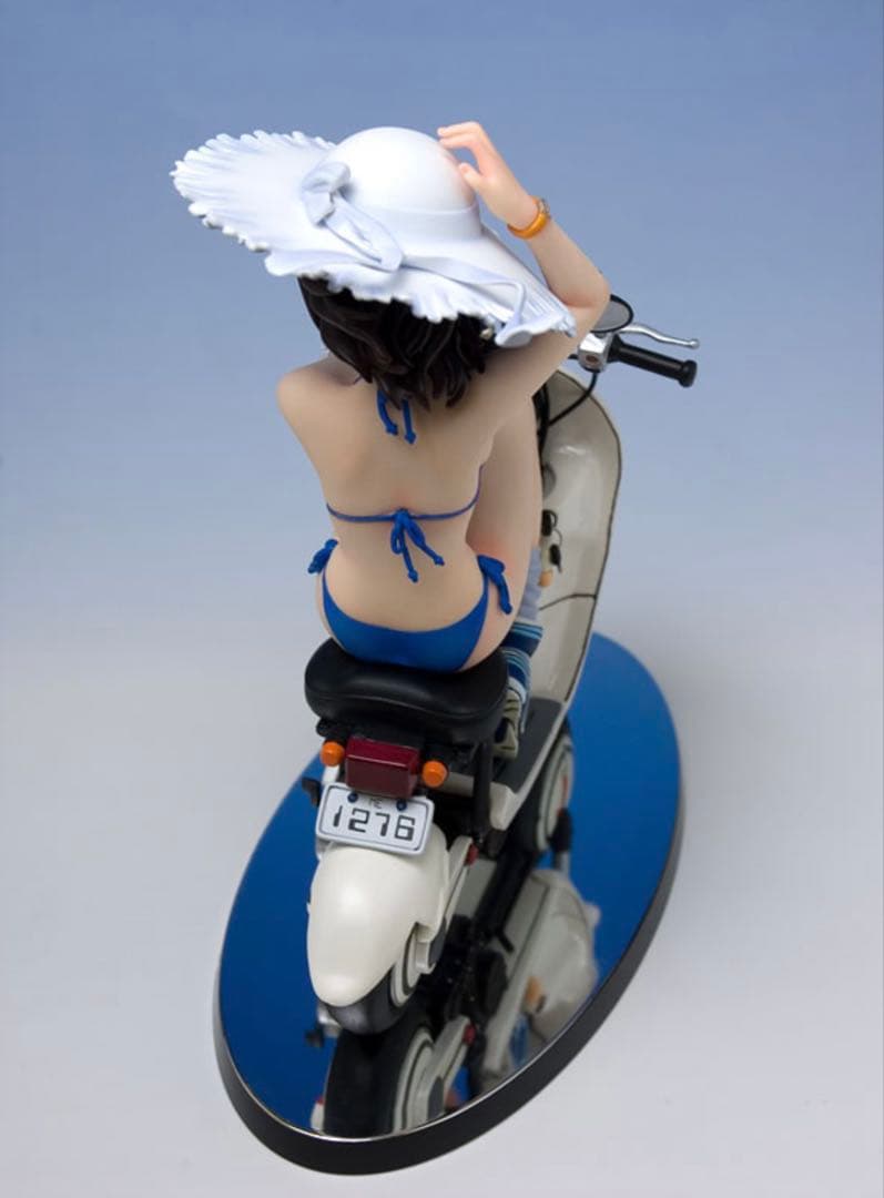 Mine bluE #010 1/7サイズ　青い水着の女の子　吉崎観音