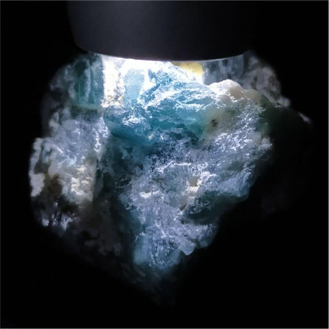 マダガスカル産】グランディディエライト/雲母の原石⑤ 購入