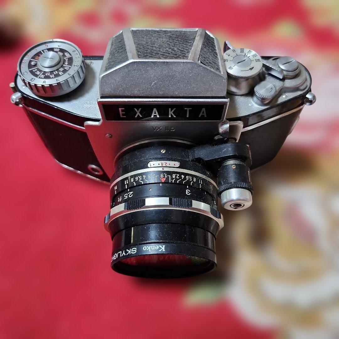 ま*く様 EXAKTA VX フィルムカメラ 50mmレンズ付きの通販はau PAY