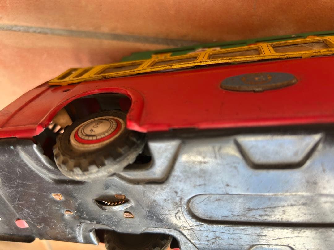 【匿名配送】ブリキ製玩具　クルマ　動物バス　アニマルバス　レトロポップ