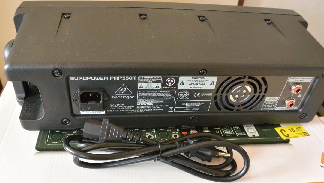 Behringer EUROPOWER PMP500 パワードミキサー