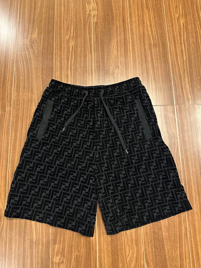 今月末出品終了 FENDIフェンディ セットアップ 上（XS）下（44 S）