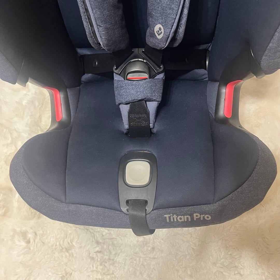 美品　マキシコシ　タイタンプロ　チャイルドシート　ジュニアシート　isofix