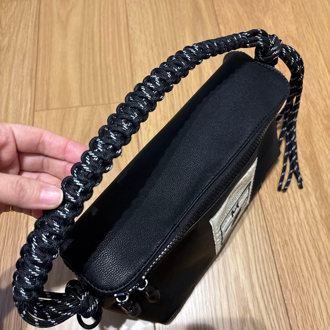 シアタープロダクツコラボレーションホライゾナルレザーショルダーバッグ