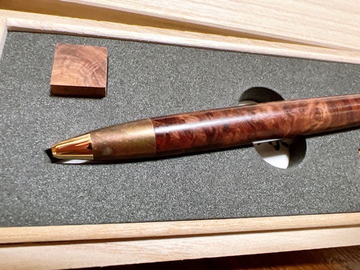 野原工芸 スタンダードボールペン ホンジュラスローズウッド瘤 斑紋孔雀色