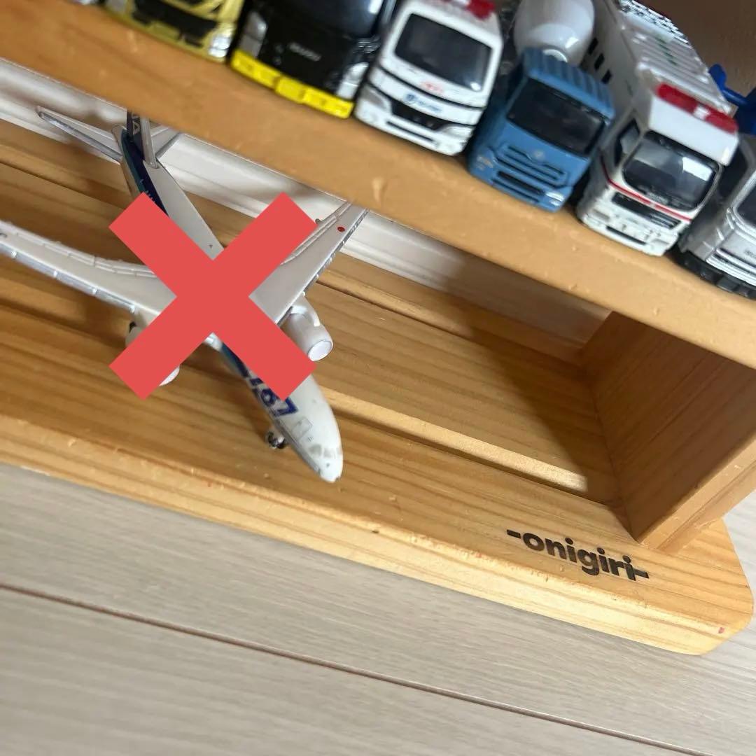 トミカ収納棚　（トミカなし）