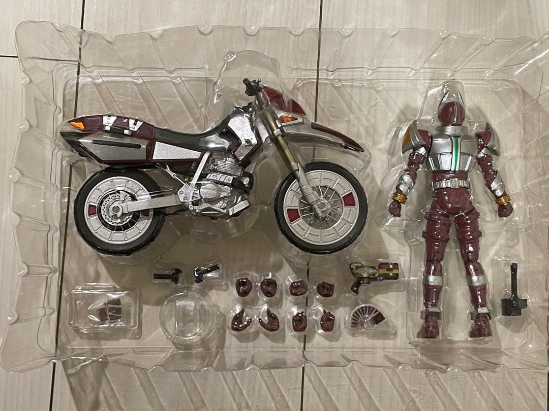 S.H.Figuarts 仮面ライダーギャレン＆レッドランバス＆レンゲルセット