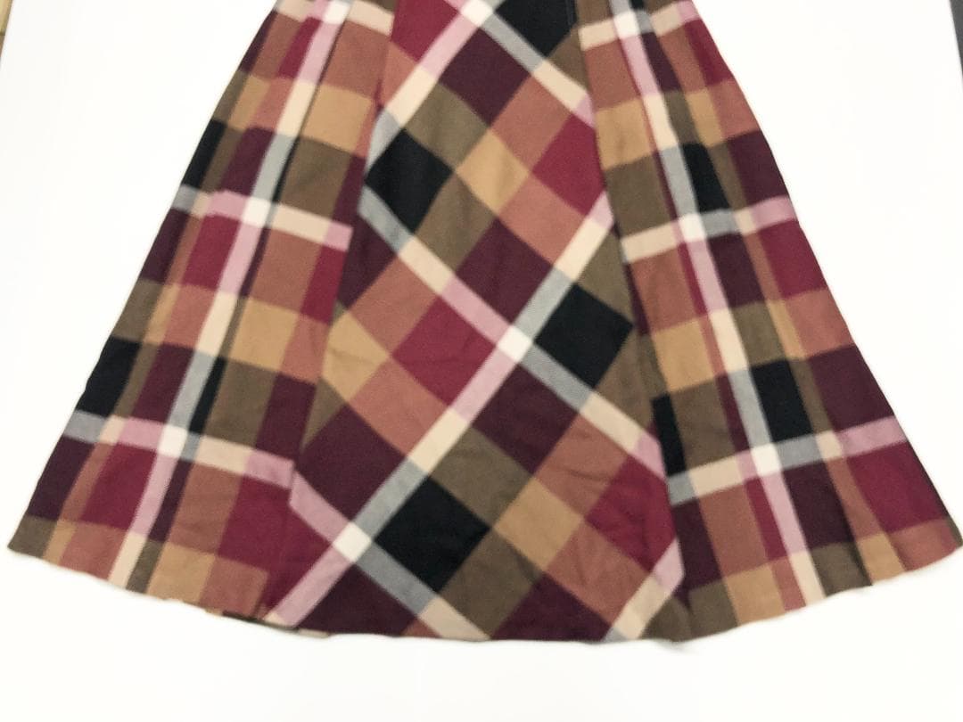 ○★新品未使用　ブルーレーベルクレストブリッジ　プリーツスカート　40　レッド