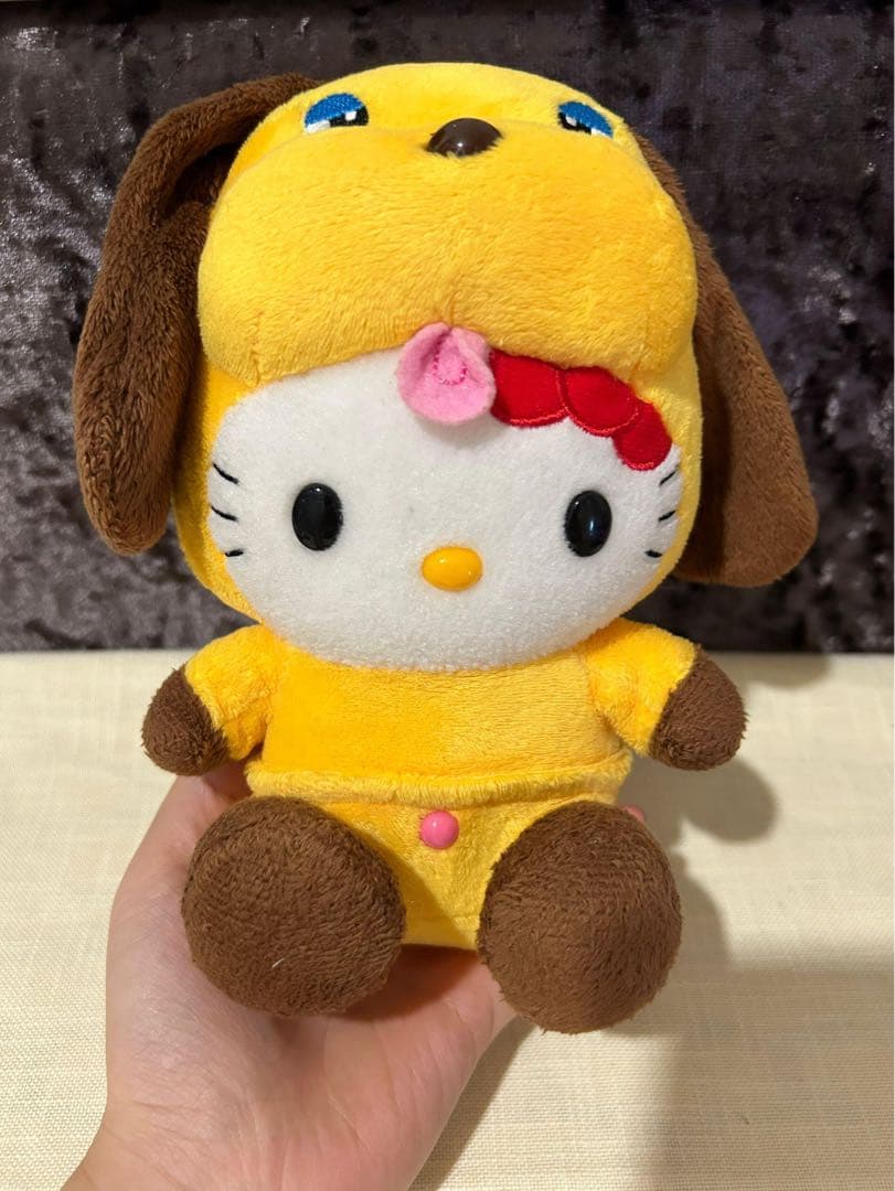 ハローキティ 犬のフード付きぬいぐるみ