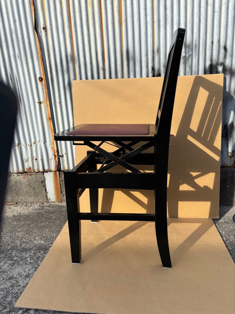 美品 背もたれ付ピアノ椅子 足部フェルト付き ワインレッド座面②