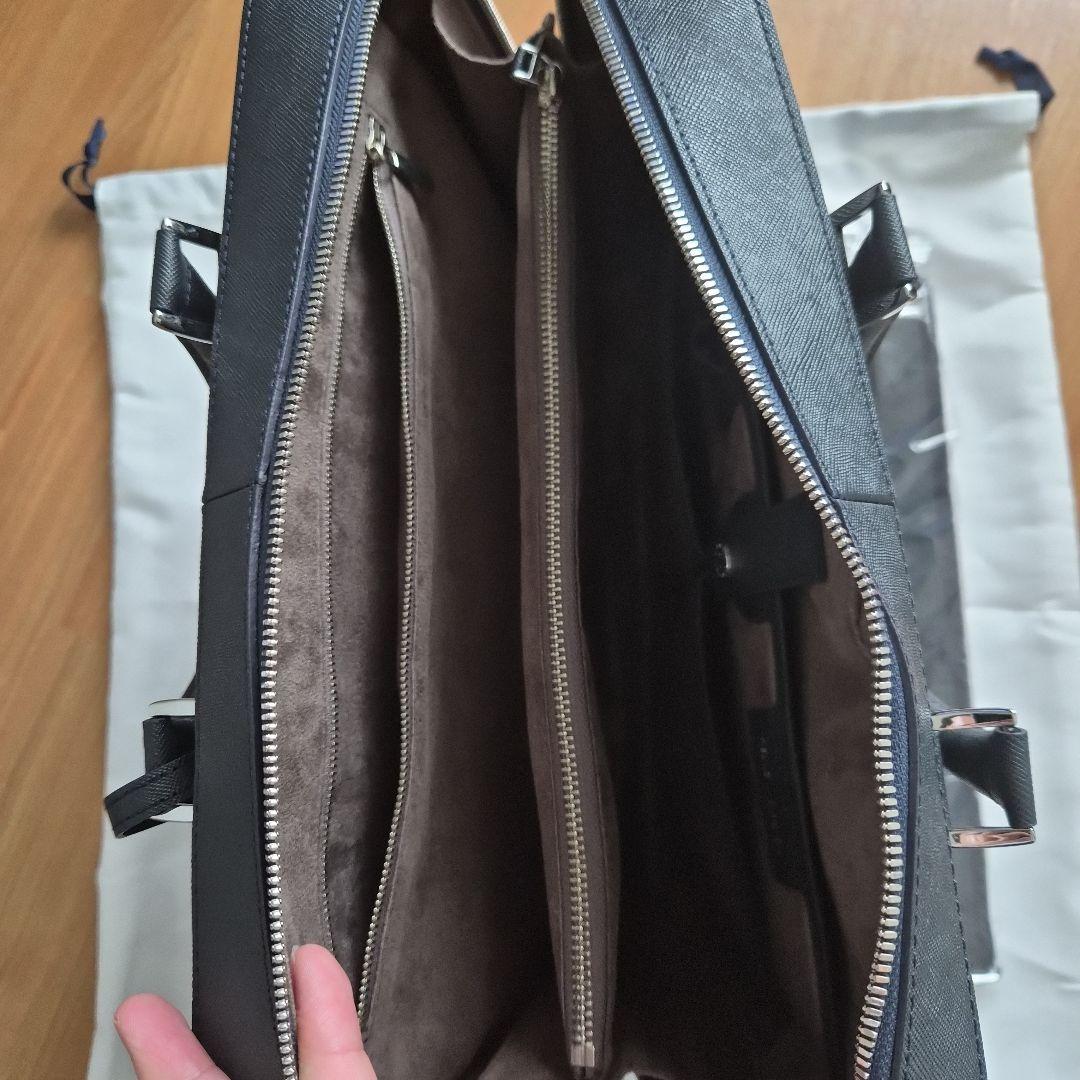 【美品】ペッレモルビダ Capitano CA015-NAVY