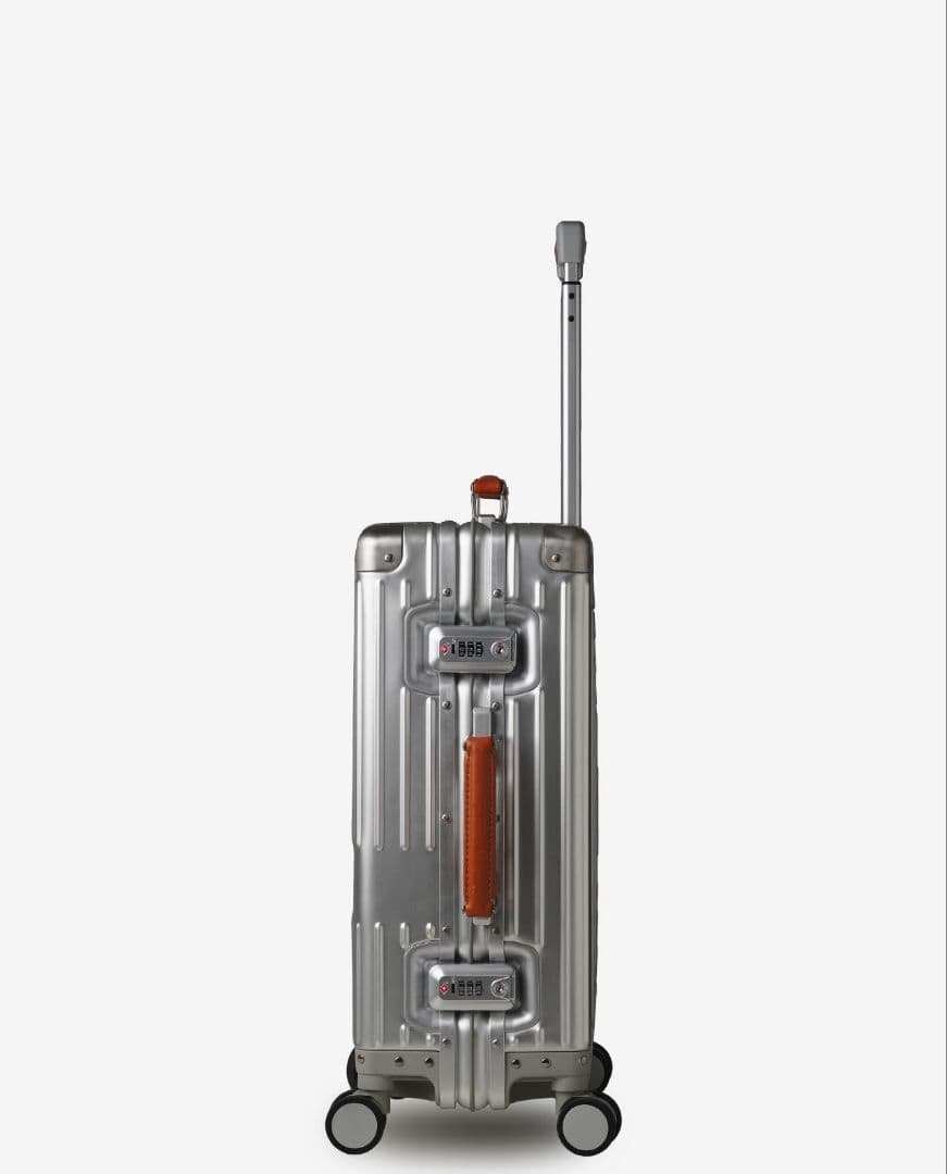 新品 イノベーター INV1811STP Silver 36L Cabin innovator（イノベーター） innovator beyond bourdaries INV1811STP