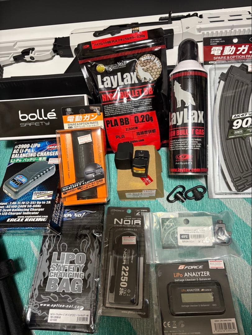 東京マルイ次世代電動ガンAK47 ホワイトストーム　即購入の方多少の値下げ可能！