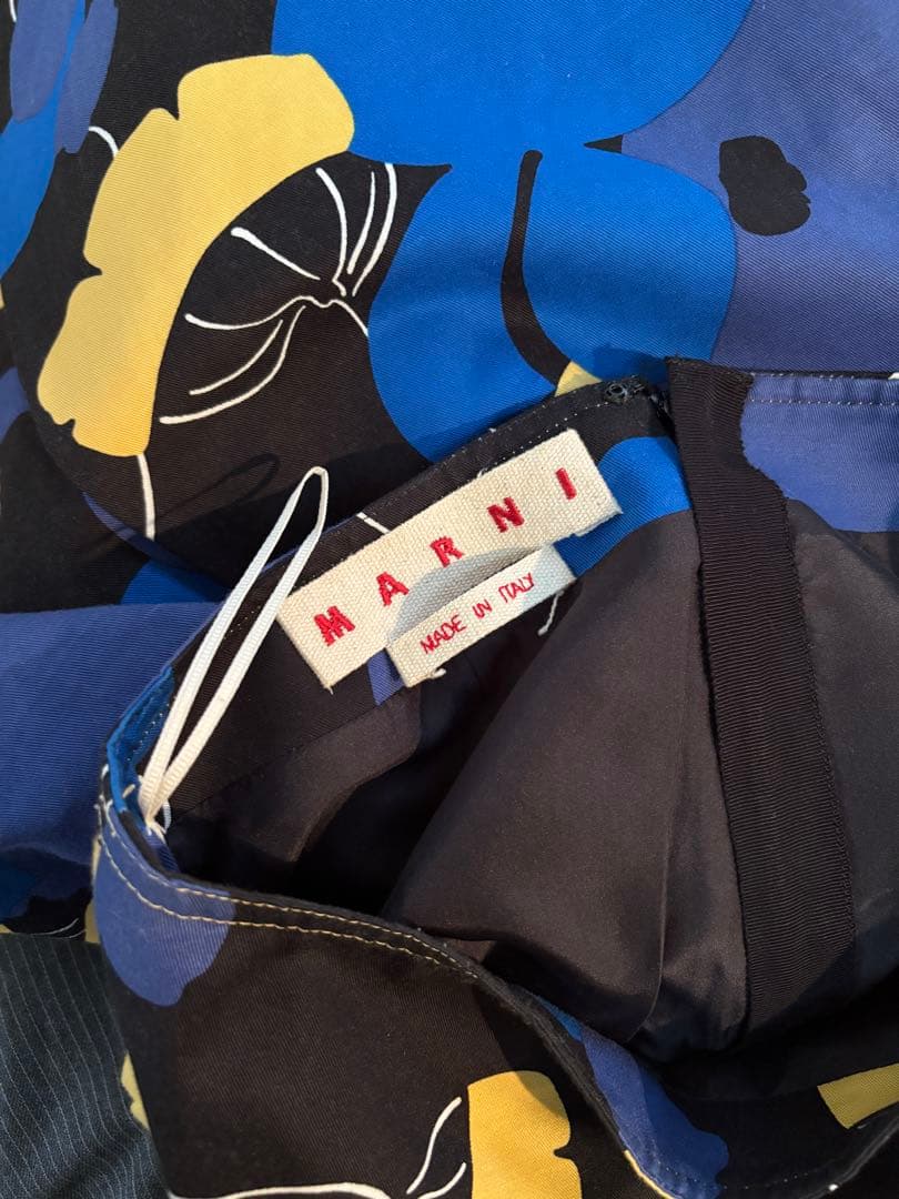 Marni 花柄スカート 黒/青/黄色