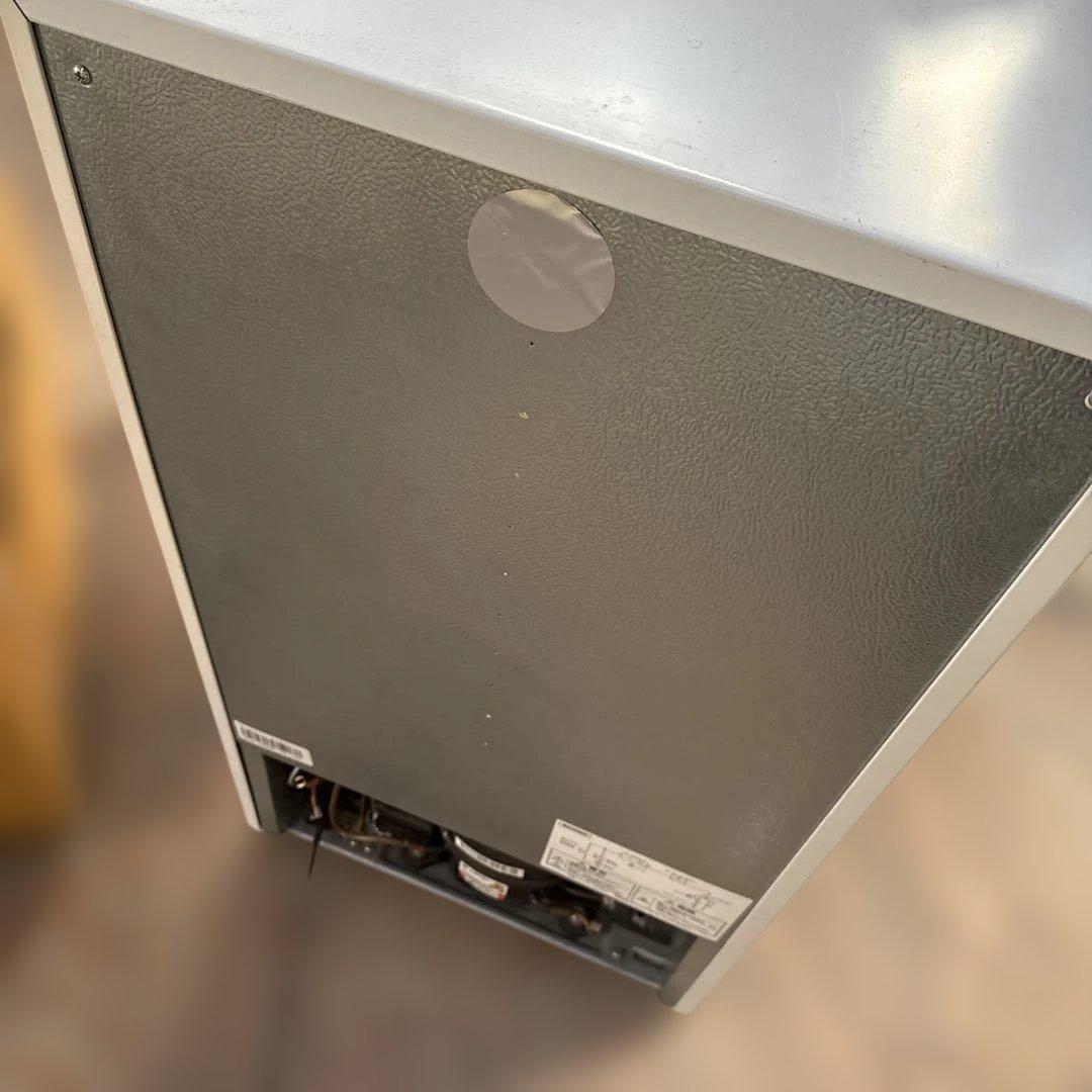 IRIS OHYAMA ノンフロン冷蔵庫 IRJD-9A-W 1年ほど使用