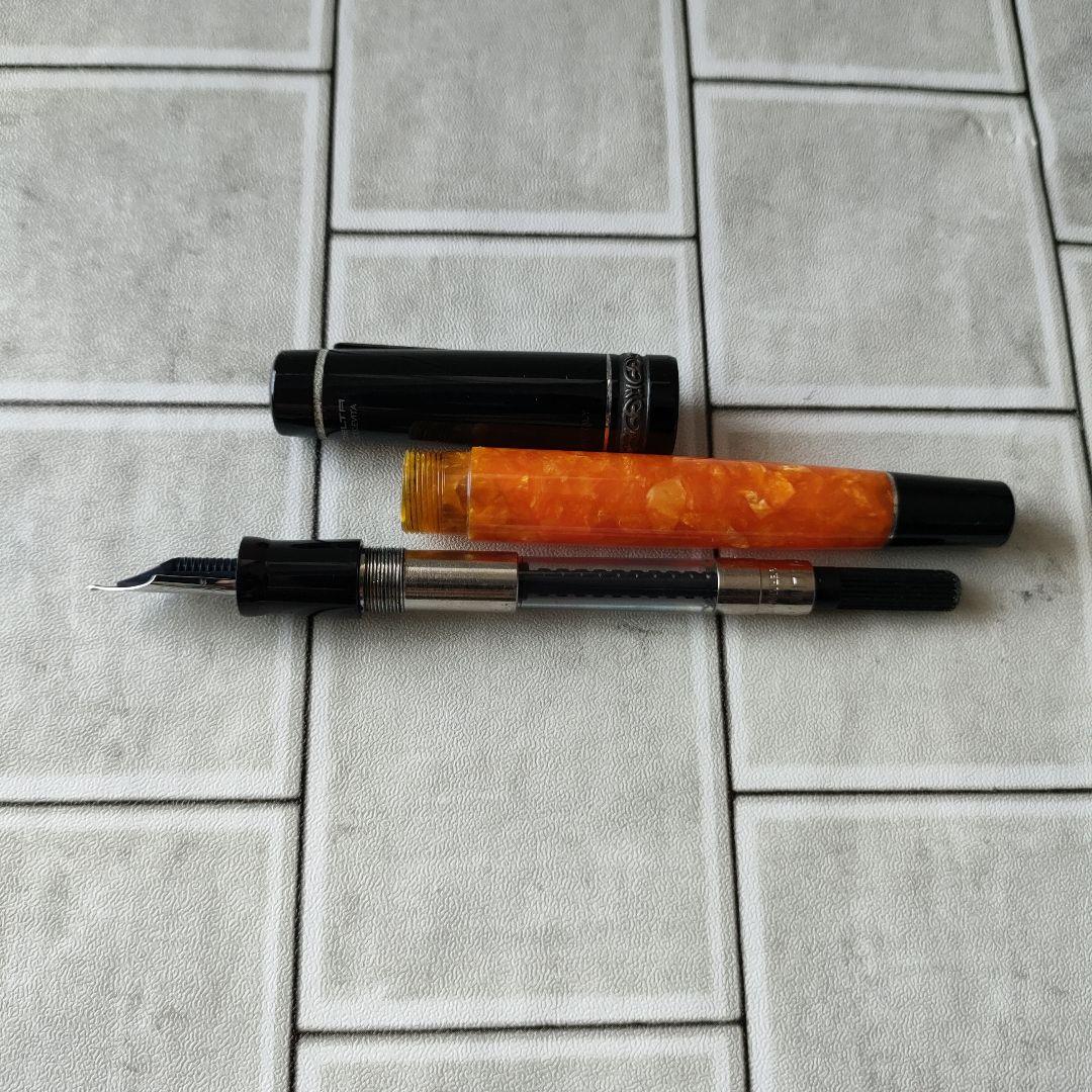 デルタ（delta）ドルチェビータ 万年筆 ボールペンセット 箱付き