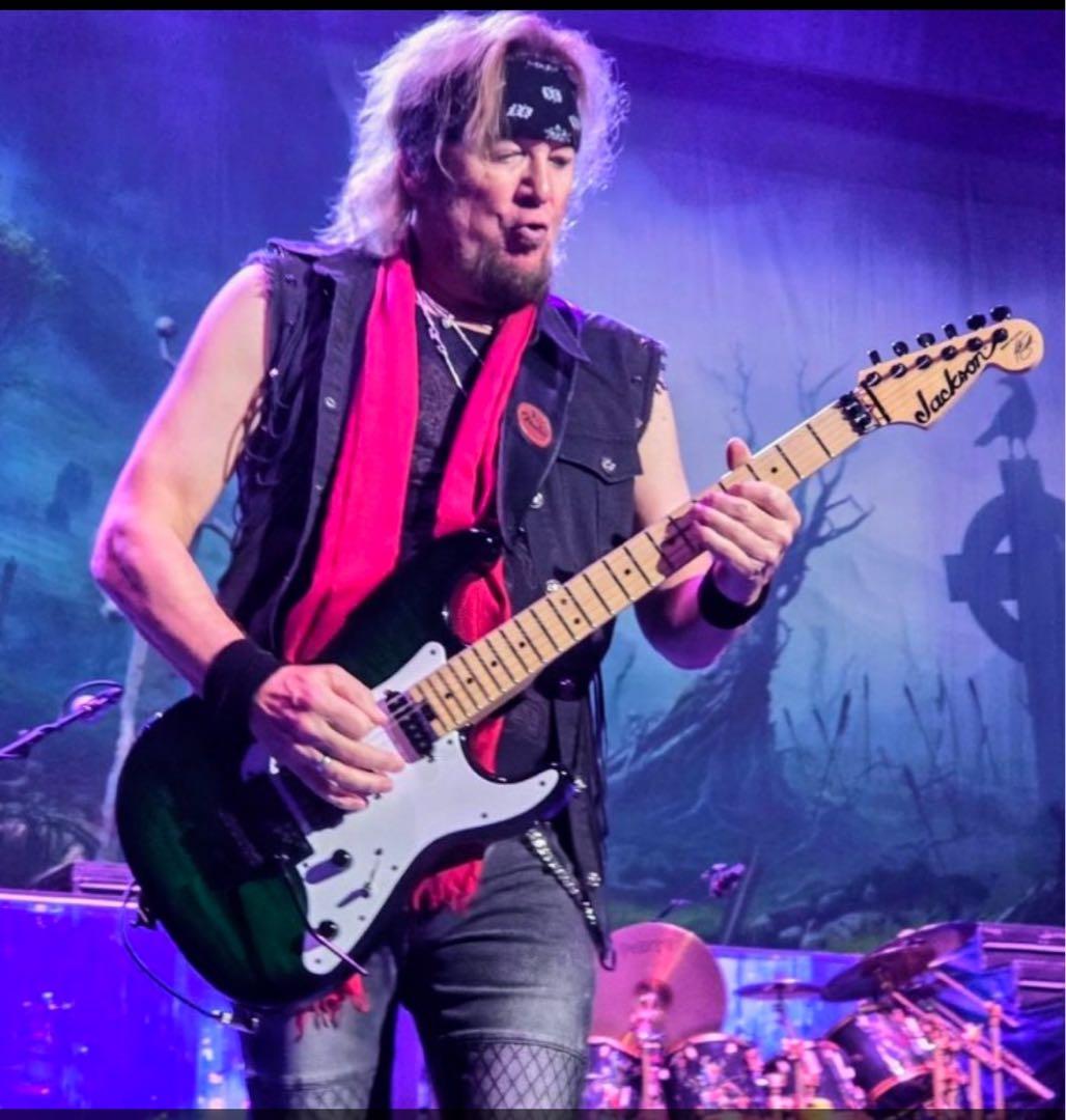 新品 アイアンメイデン 2024 ジャパンツアー ジップパーカー 会場購入