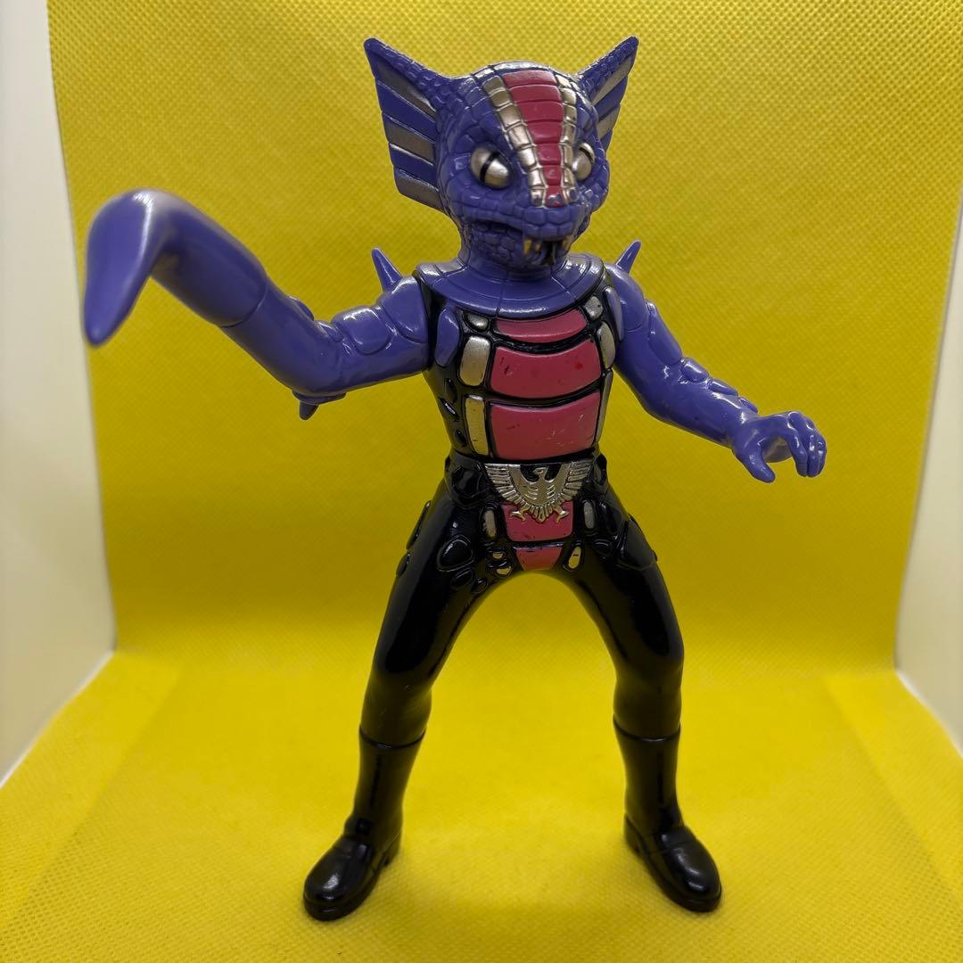 レトロ 仮面ライダー 怪人【ガラガランダ】ソフビ 開封品 - メルカリ
