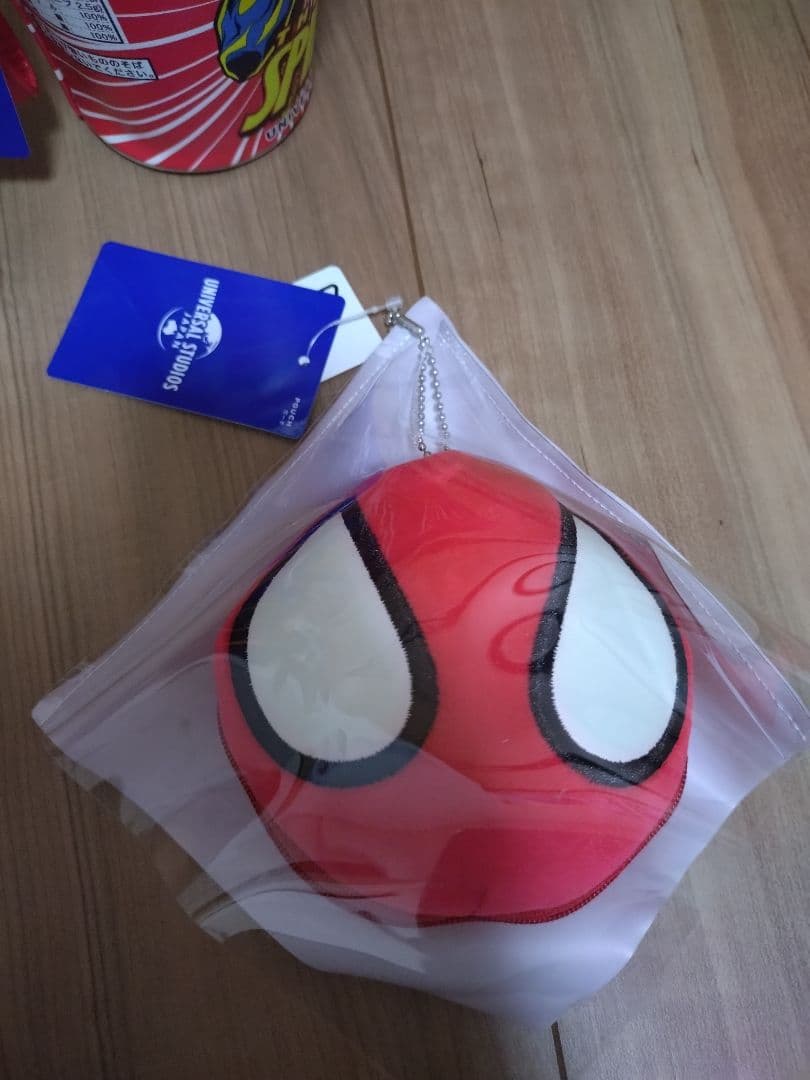 スパイダーマンのすぱいだぁ麺ポーチとスパイダーマンキーホルダーセット