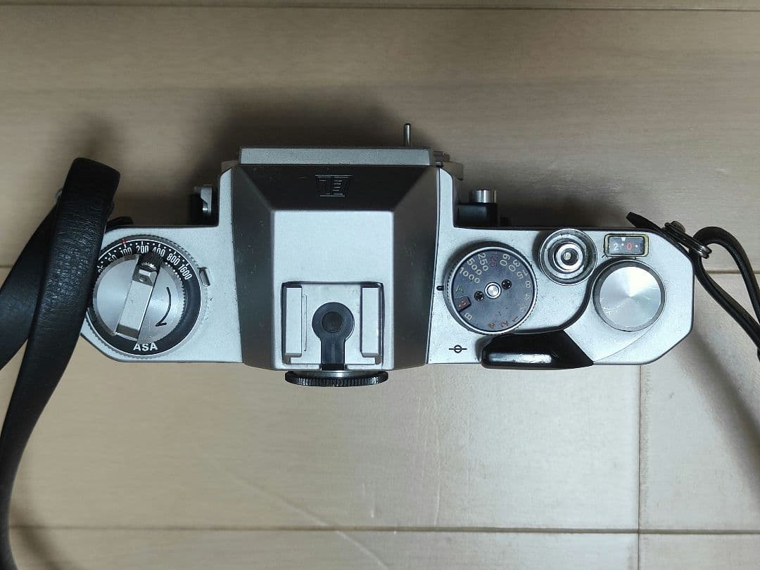 Nikomat EL フィルム一眼レフカメラ、 レンズ、ストロボ 3点セット