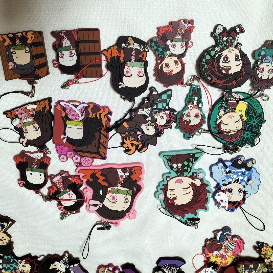 鬼滅の刃 缶バッジ　キーホルダー　ラバーストラップ　セット 大量　まとめ売り