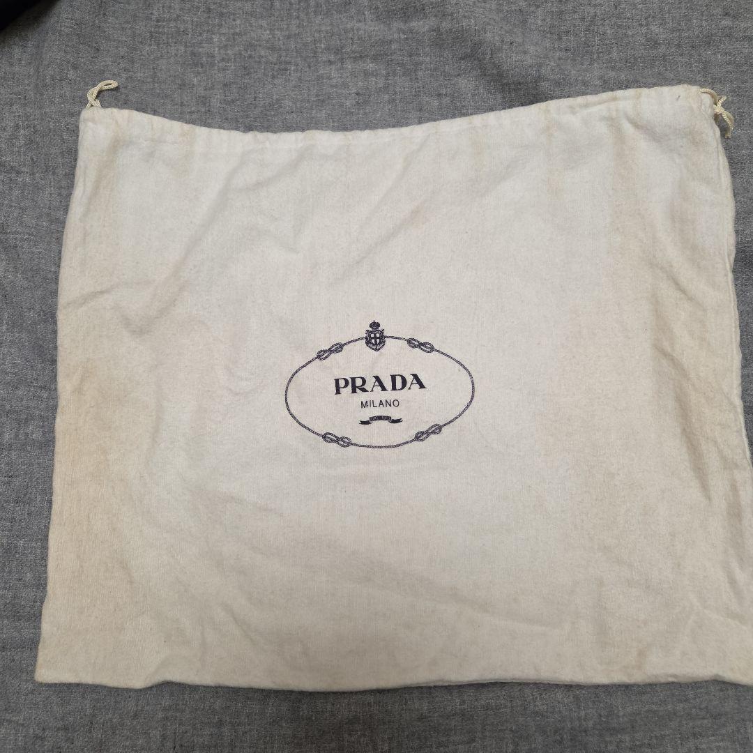 プラダ　ハンドバッグ　メタルハンドル