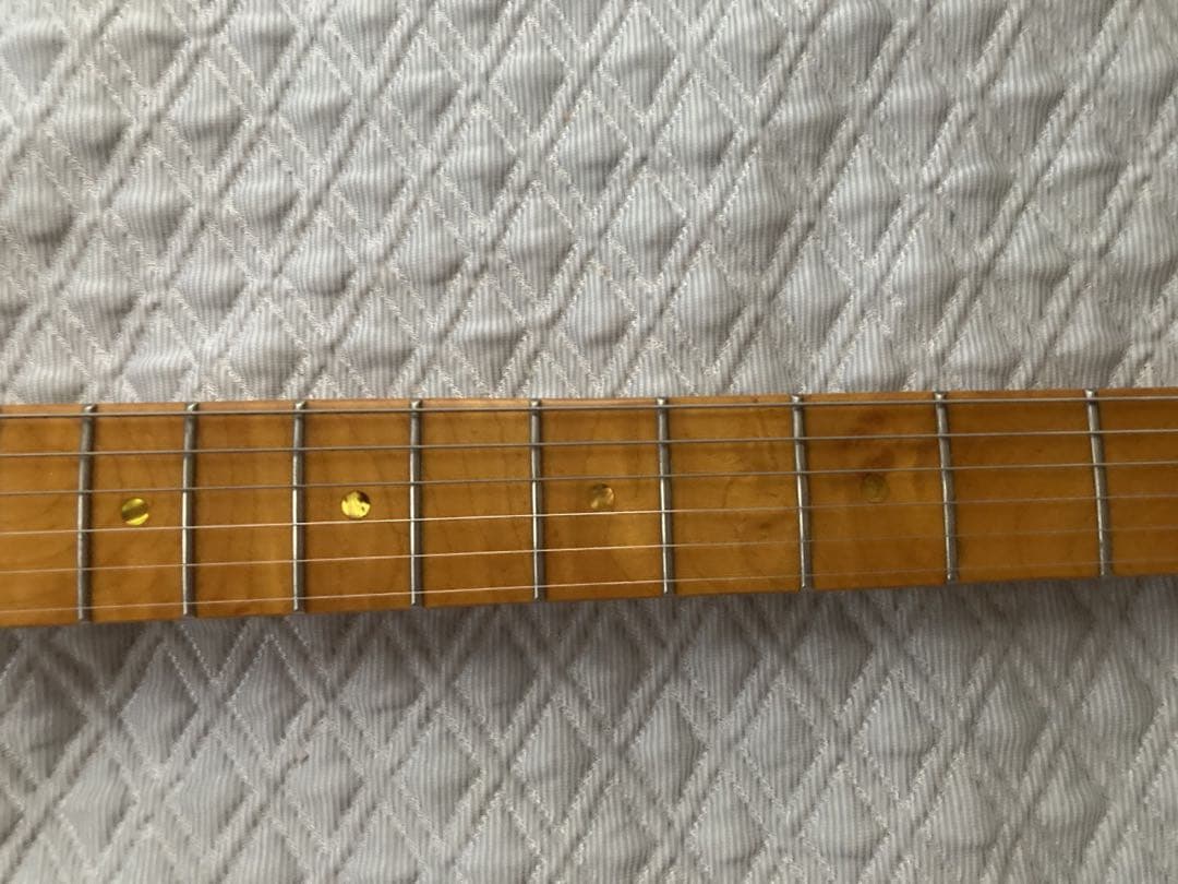 マルチレイヤーストラトタイプ　虎目ネック