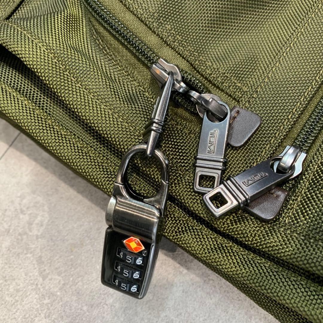 TUMIガーメントバッグ オリーブグリーン TUMI ガーメントバッグ