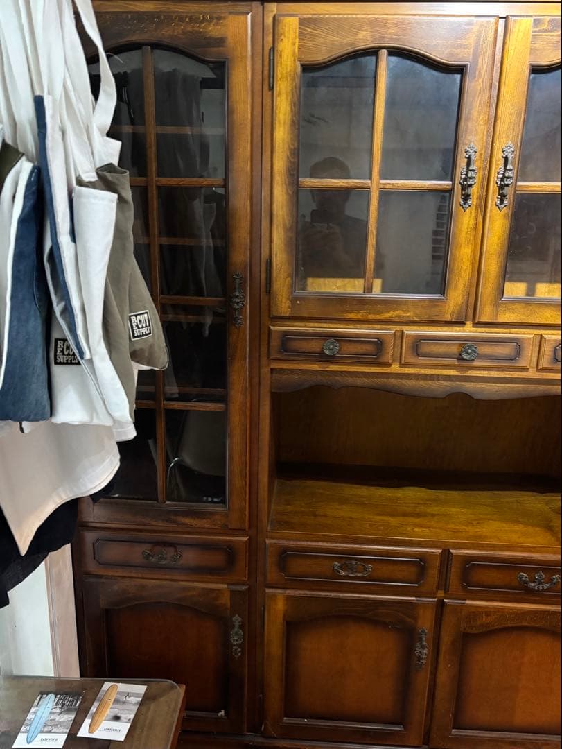 希少・70年代ビンテージ】カリモク 木製キャビネット／食器棚／飾り棚