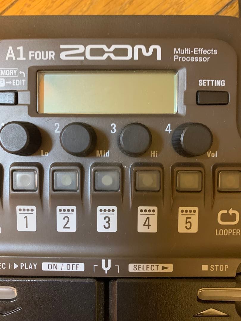 ZOOM A1 FOUR マルチエフェクトプロセッサー