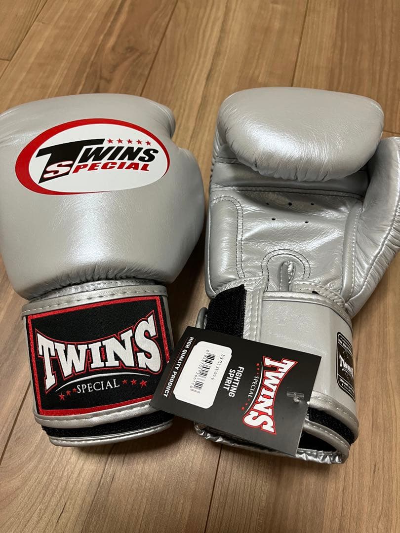 TWINS 8オンス ツインズボクシング グローブ ウインディキック