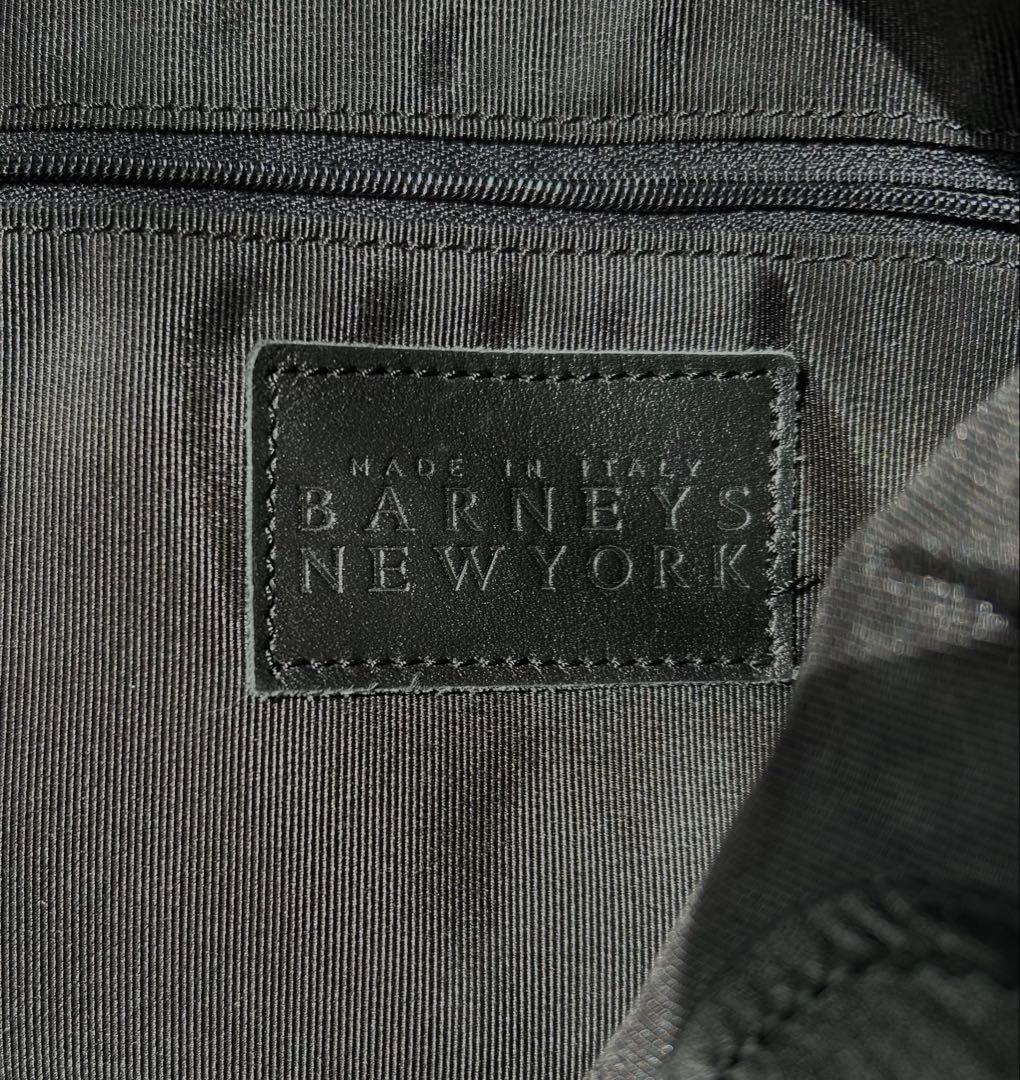 BARNEY'S NEW YORK ブラック ハンドバッグ　パンチングレーザー