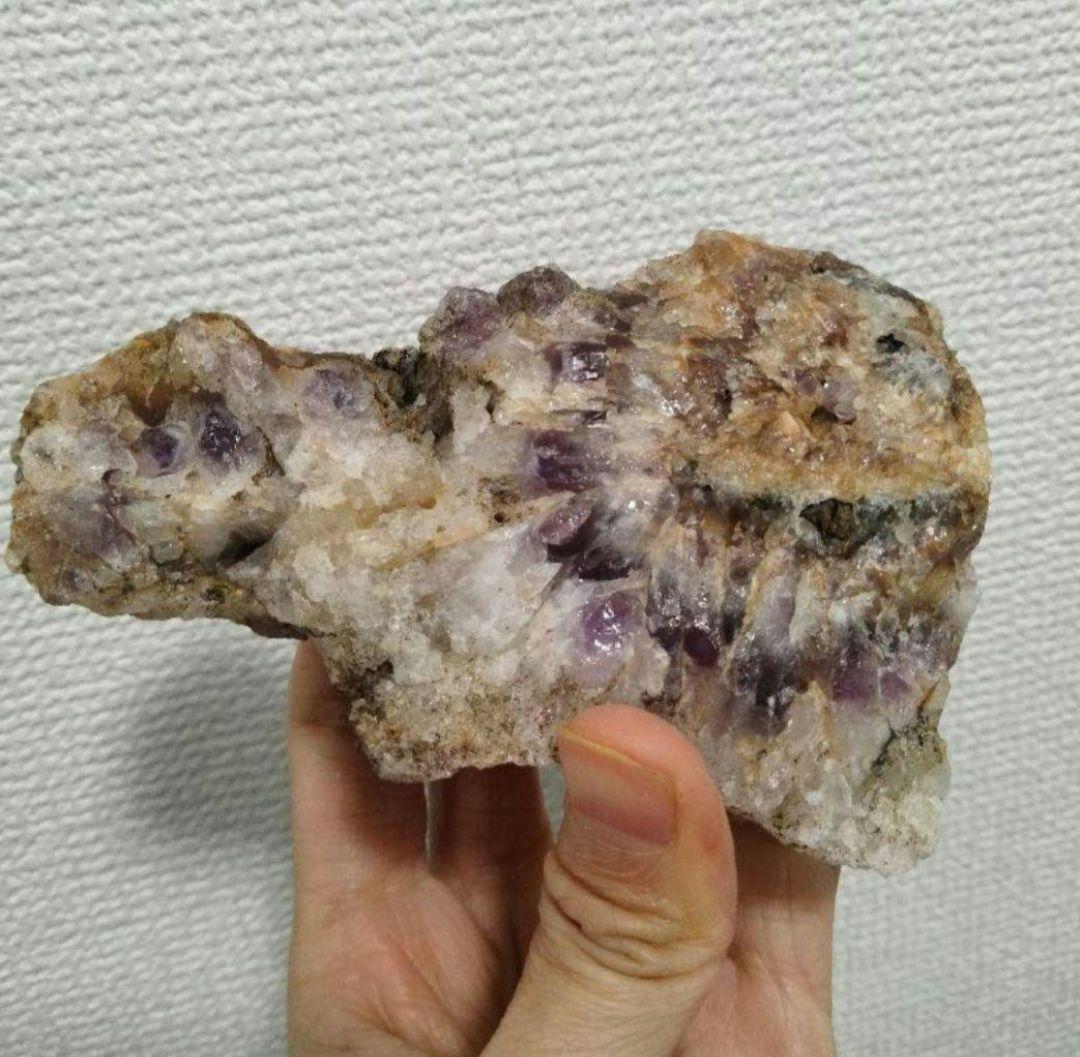 栃木県足尾銅山坑道内恋愛アップ 紫水晶 伝説のアメシストです。 足尾銅山