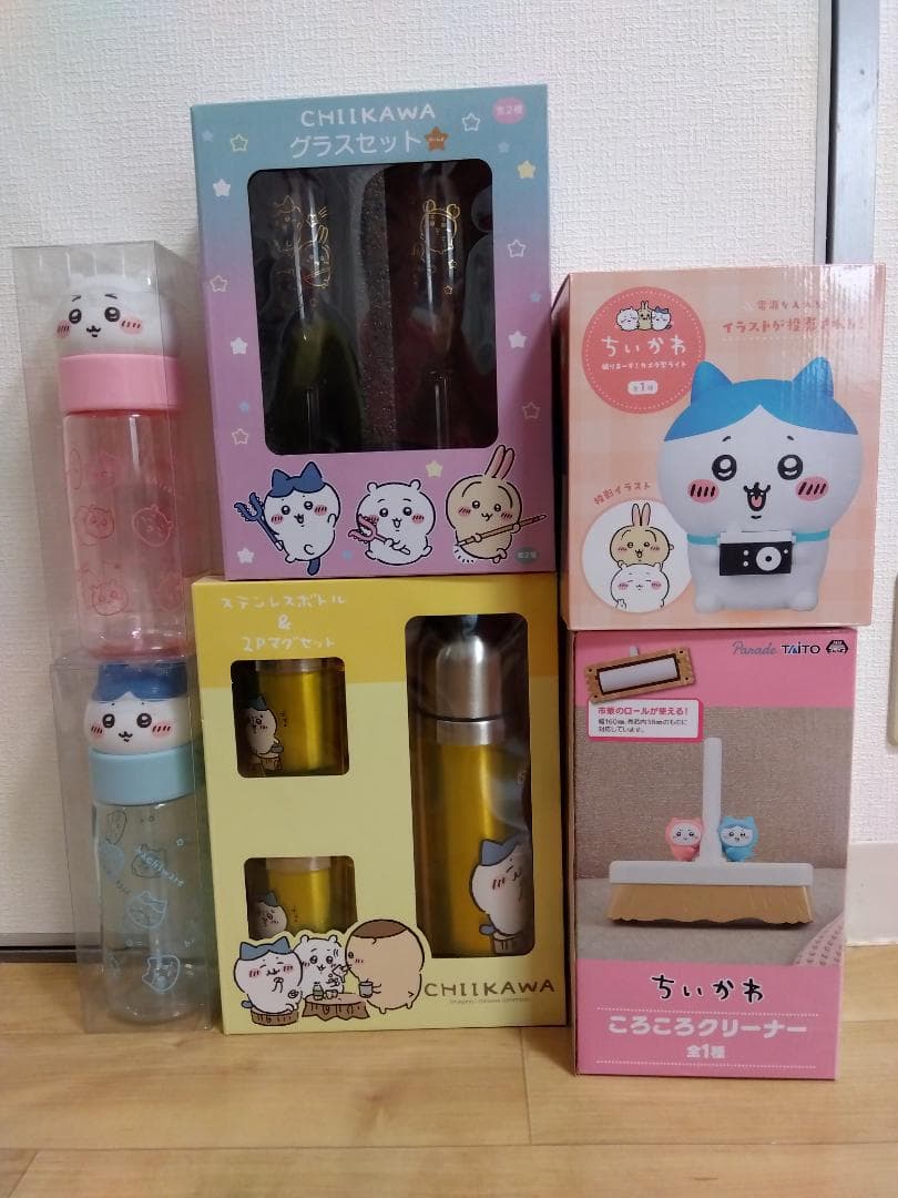 ちいかわ　16点まとめ売り　収納ケース　テーブル　ハチワレ　うさぎ　プライズ