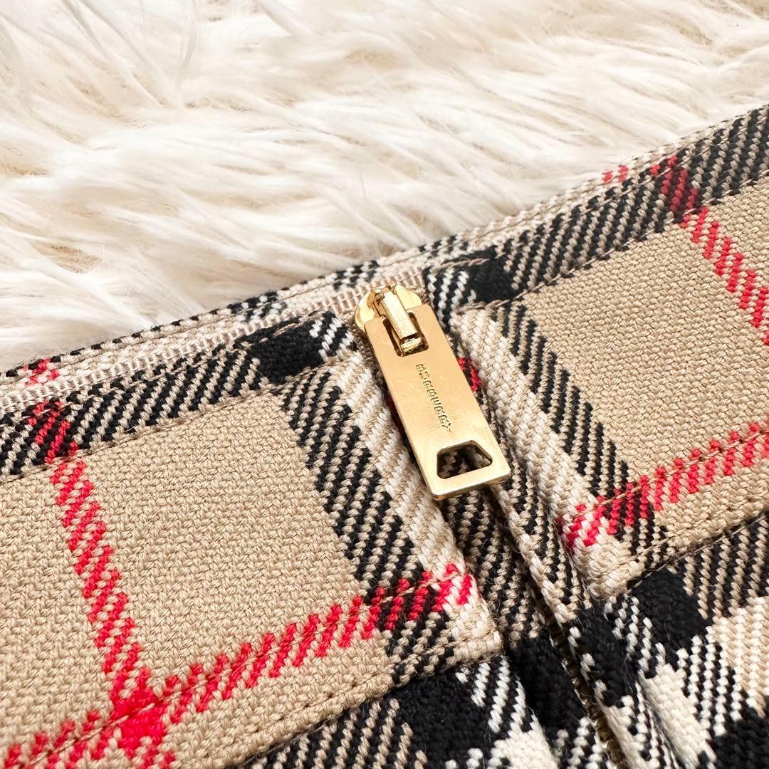 極美品✨️バーバリーロンドン 近年 ノバチェック スカート ベージュ 革ベルト