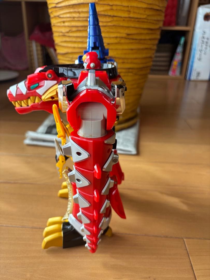 恐竜ロボットフィギュア