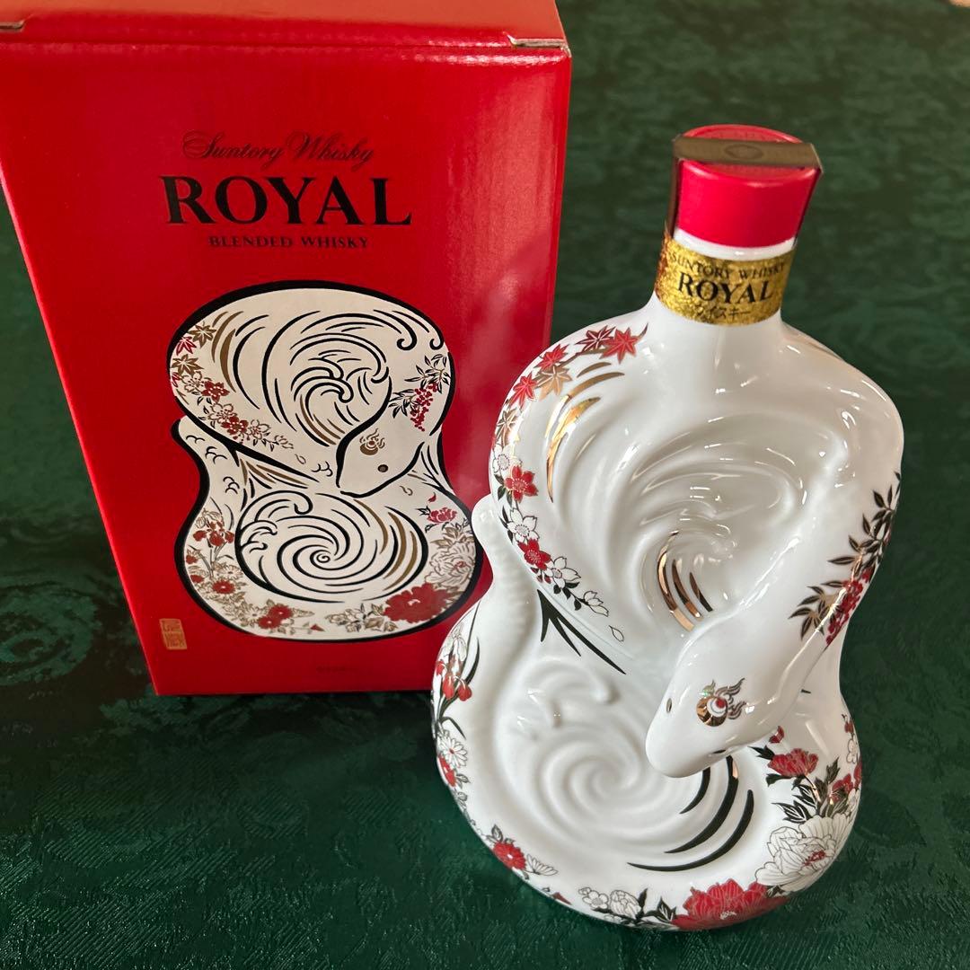サントリー ローヤル 干支ボトル 2025年巳年