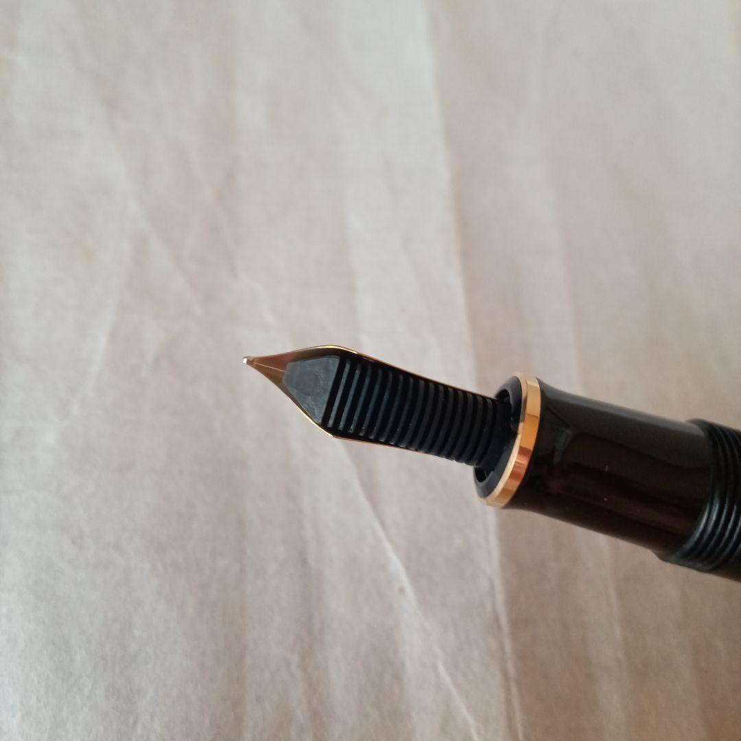 未使用品 希少❢ ペリカン万年筆 F (細字) 14金