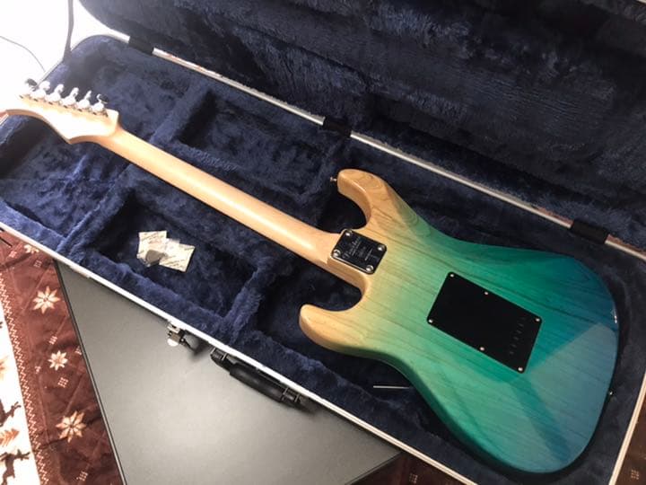 良・美品】薔薇髑髏ペイント・hideモデル。モッキンバードエレキギター