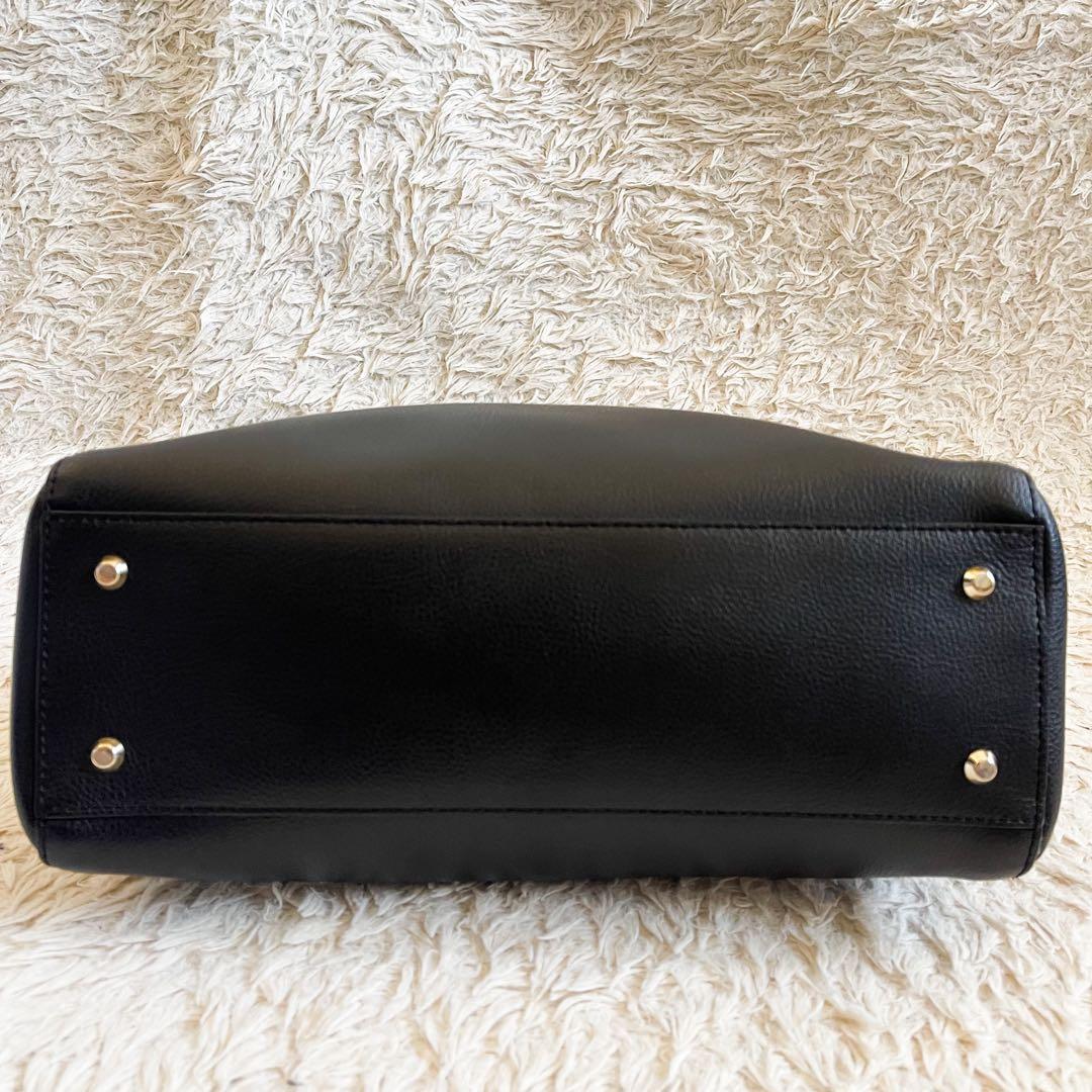 【美品】agnes b VOYAGE ハンドバッグ シボ革 ブラック チャームJ