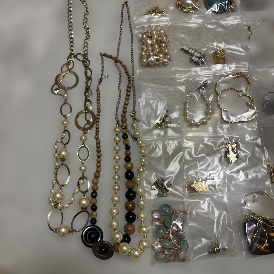 遺品整理品❗️アクセサリー まとめ売り 大量 ジャンク品 ネックレスなど