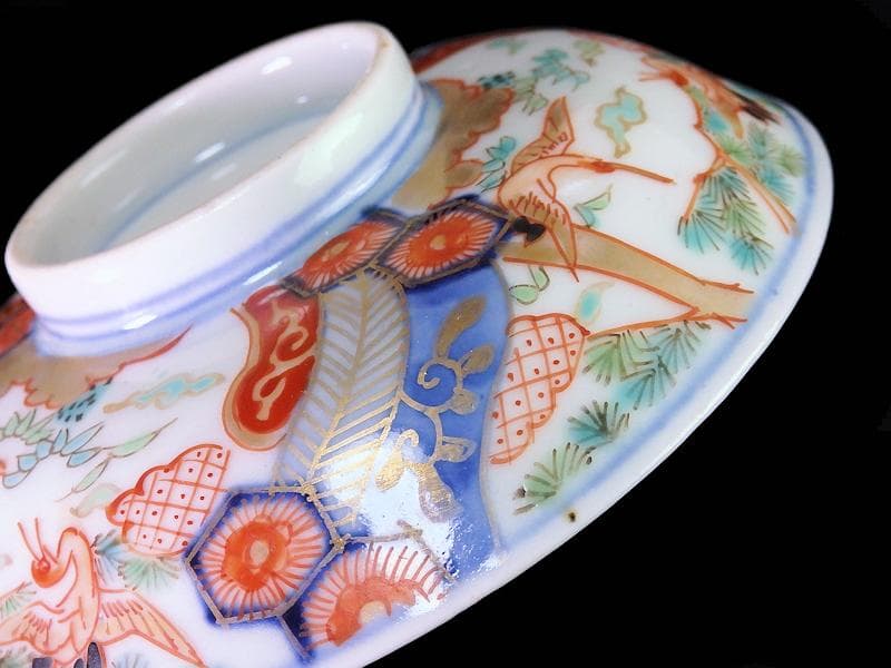 古伊万里　金襴手　雲鶴に松竹　孔雀羽に亀甲紋の図　蓋茶碗　E865AS-COf