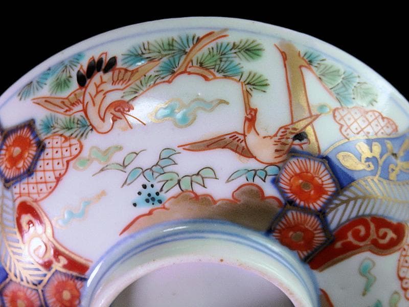 古伊万里　金襴手　雲鶴に松竹　孔雀羽に亀甲紋の図　蓋茶碗　E865AS-COf