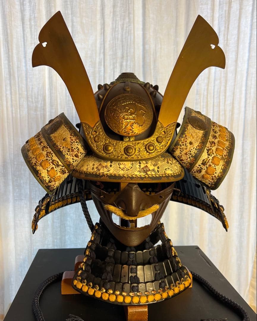 超美品！『薩摩国住光忍十一代作』日本 甲冑 錆胴鉄錆鋲当世具足『鎧 一式』等身大