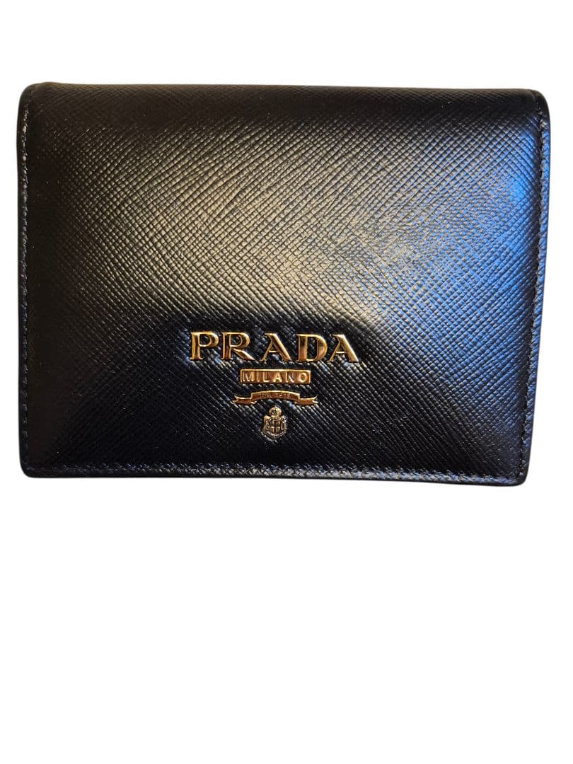 ＰＲＡＤＡ　プラダ　サフィアーノ　二つ折り財布　ブラック革 x