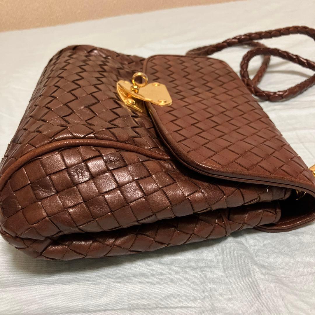 ボッテガべネタ　イントレチャート ショルダーバッグ