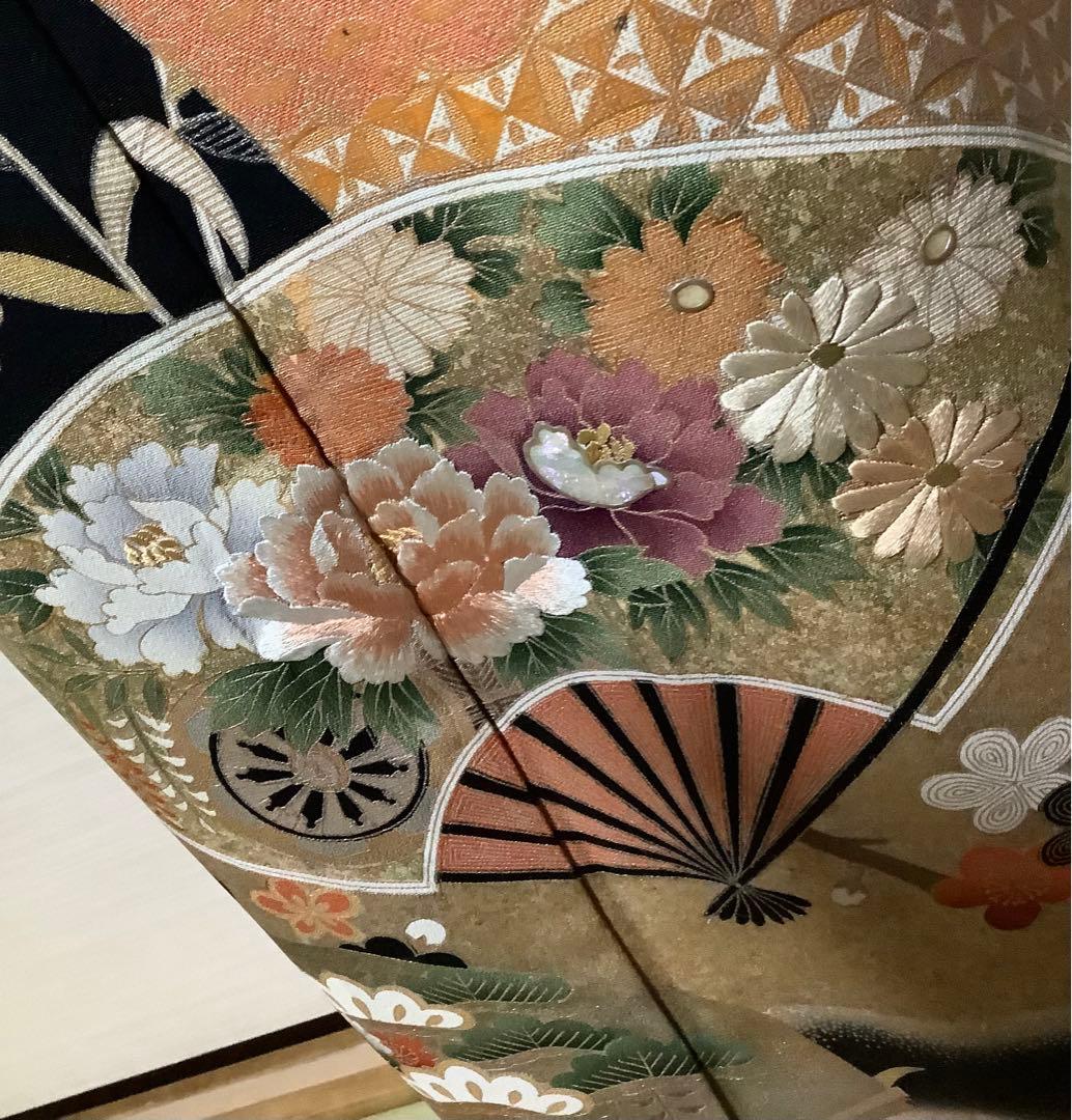 正絹黒留袖 作家物 螺鈿 刺繍 扇面花鳥文 ⑧( 訪問着、紬、袋帯なども